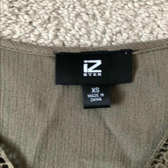 XS IZ Byer top - Picture 2 of 4